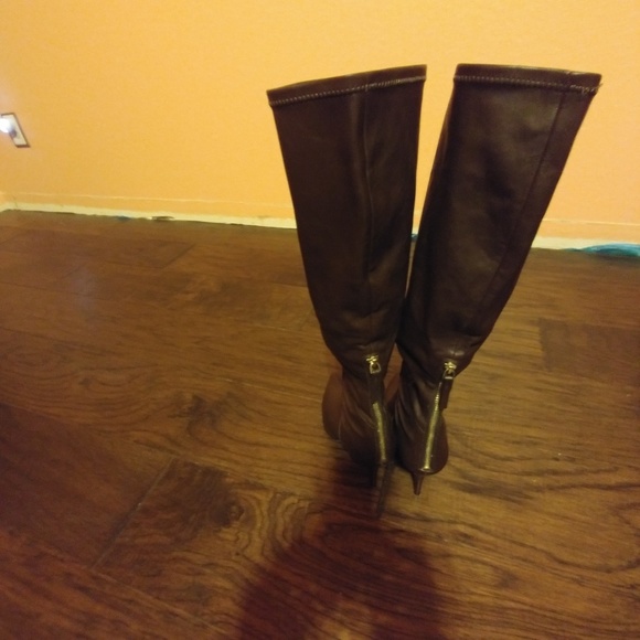 New Dark Brown Boots - Picture 4 of 4
